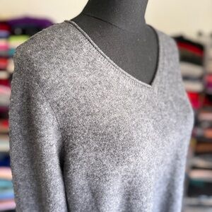 Elegant Gray Cashmere Women's V-neck Sweater, Magaschoni, M